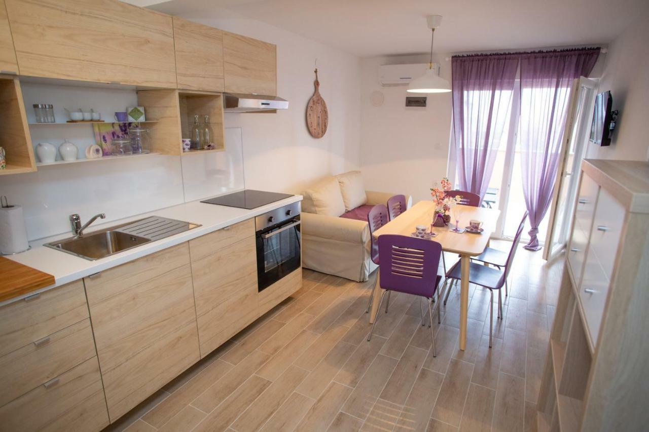 Apartman Matej With Pool Povljana Exterior foto